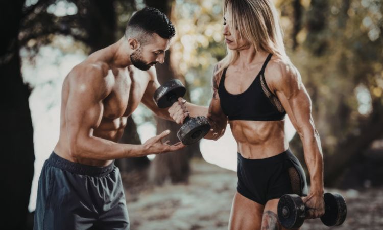 Motivación de un deportista durante un entrenamiento exigente